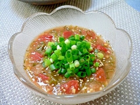 トマトとめかぶのおろしダレ素麺